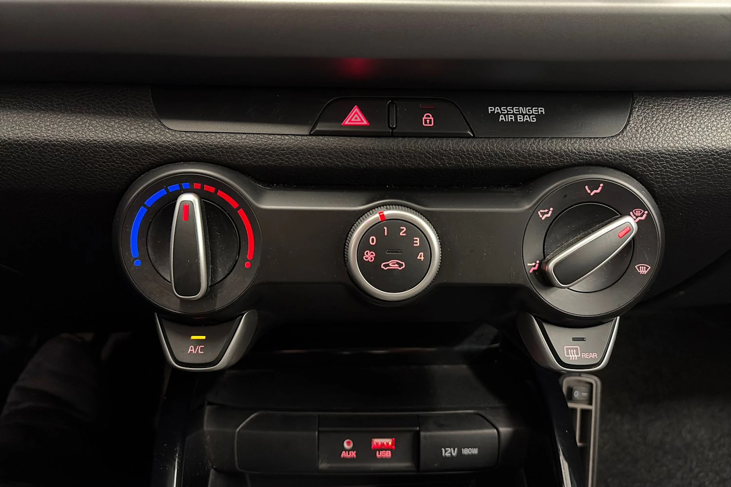 Harmaa Kia Rio 2017 kuva 18.