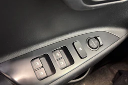 Harmaa Kia Rio 2017 kuva 22.