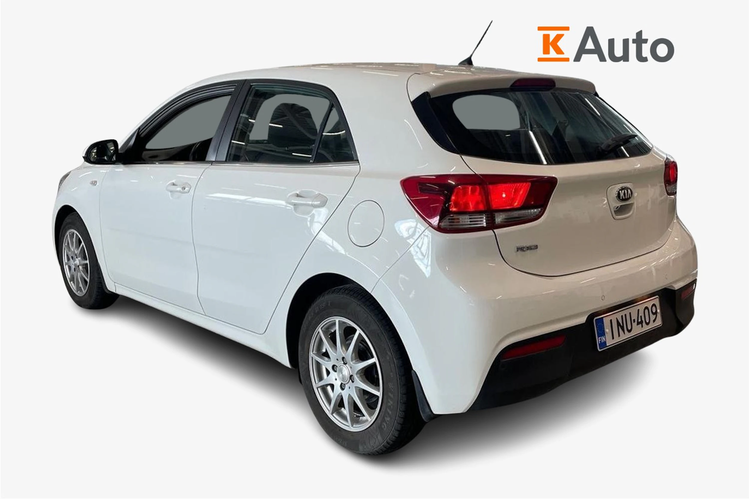 valkoinen Kia Rio 2017 kuva 2.