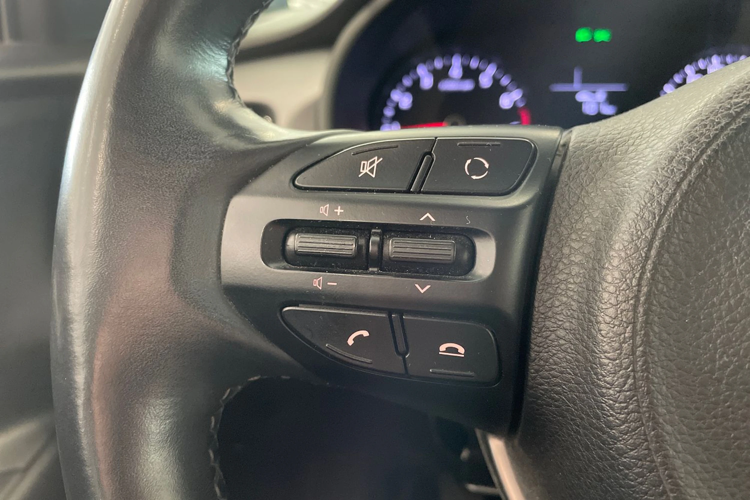 valkoinen Kia Rio 2017 kuva 15.