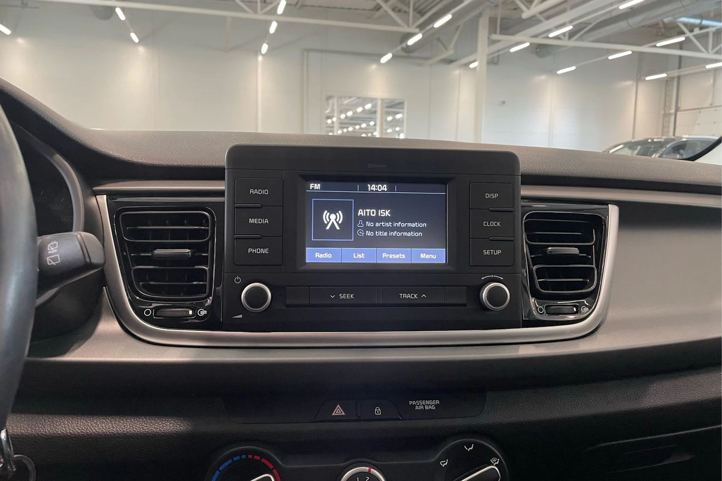 valkoinen Kia Rio 2017 kuva 18.