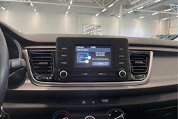 valkoinen Kia Rio 2017 kuva 19.