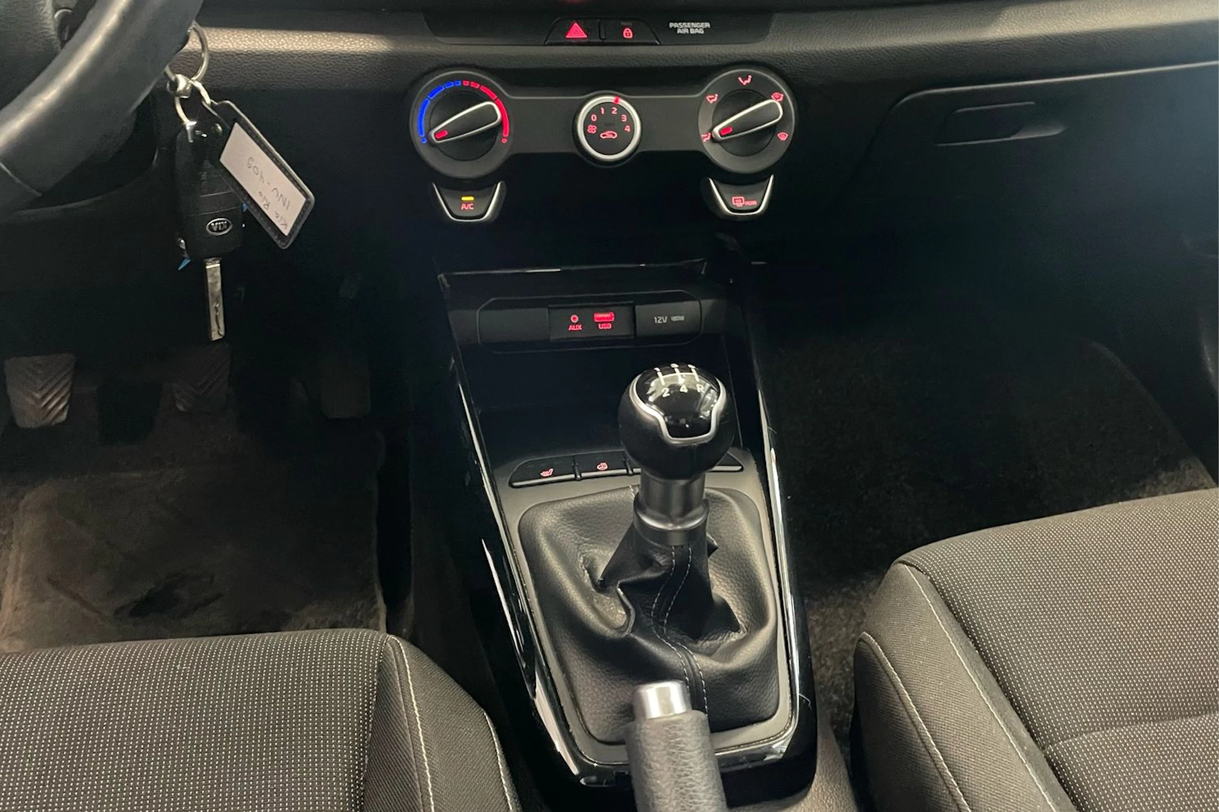 valkoinen Kia Rio 2017 kuva 20.