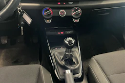 valkoinen Kia Rio 2017 kuva 20.