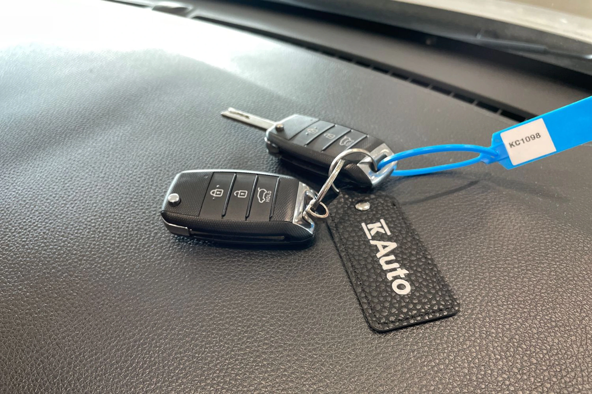valkoinen Kia Rio 2017 kuva 27.