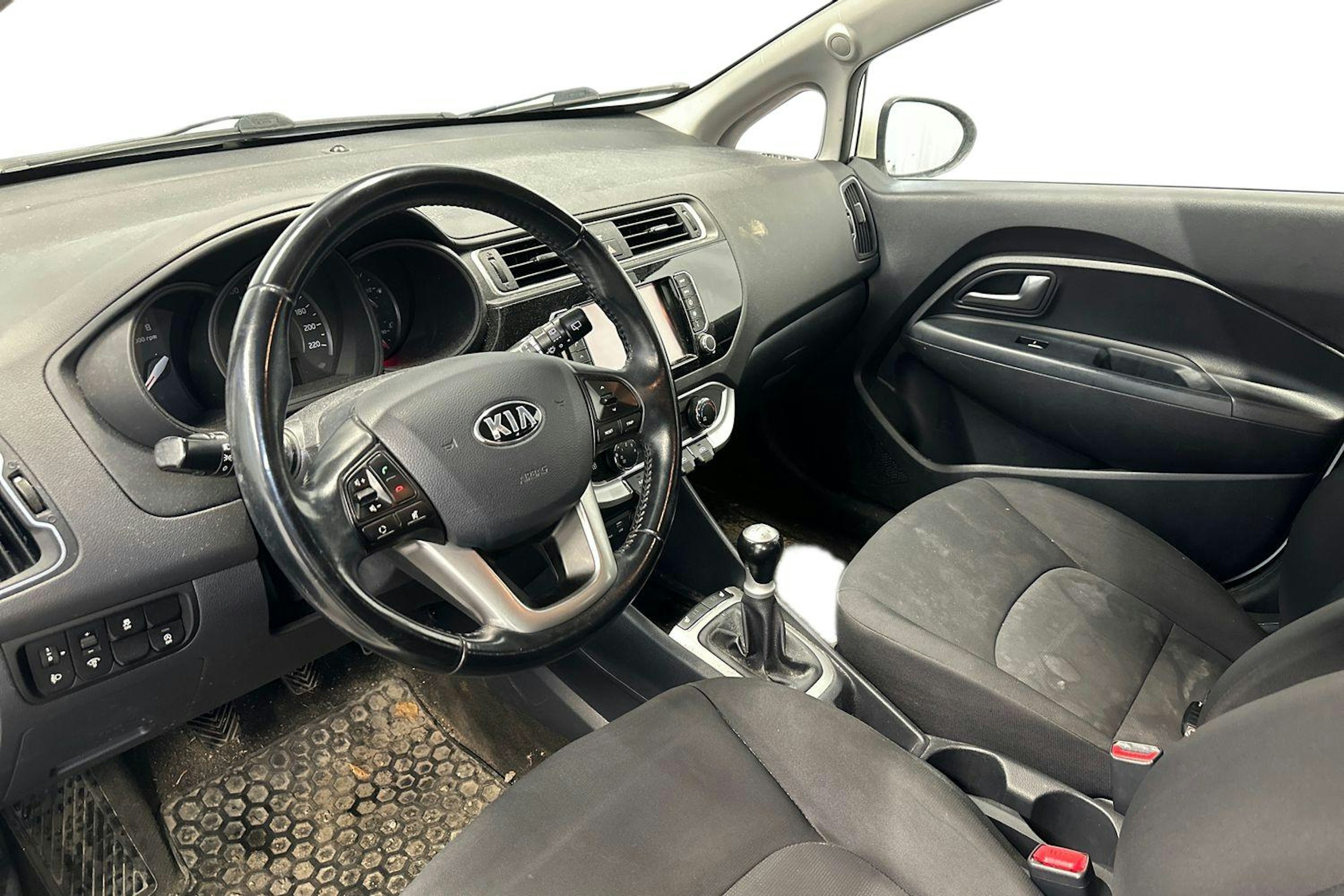 valkoinen Kia Rio 2017 kuva 3.