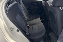 valkoinen Kia Rio 2017 kuva 14.