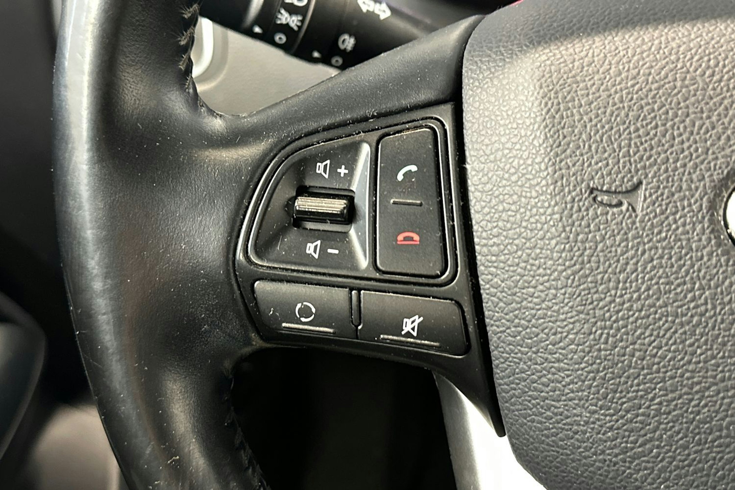 valkoinen Kia Rio 2017 kuva 19.