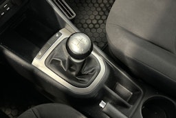 valkoinen Kia Rio 2017 kuva 27.