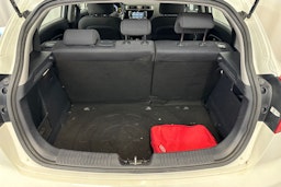 valkoinen Kia Rio 2017 kuva 29.