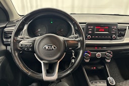 valkoinen Kia Rio 2018 kuva 12.