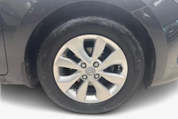 harmaa Kia Rio 2018 kuva 9.