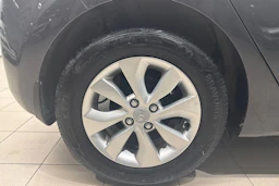 harmaa Kia Rio 2018 kuva 10.