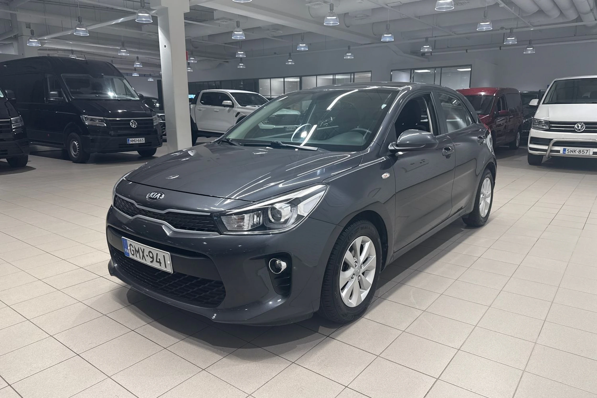 harmaa Kia Rio 2018 kuva 11.