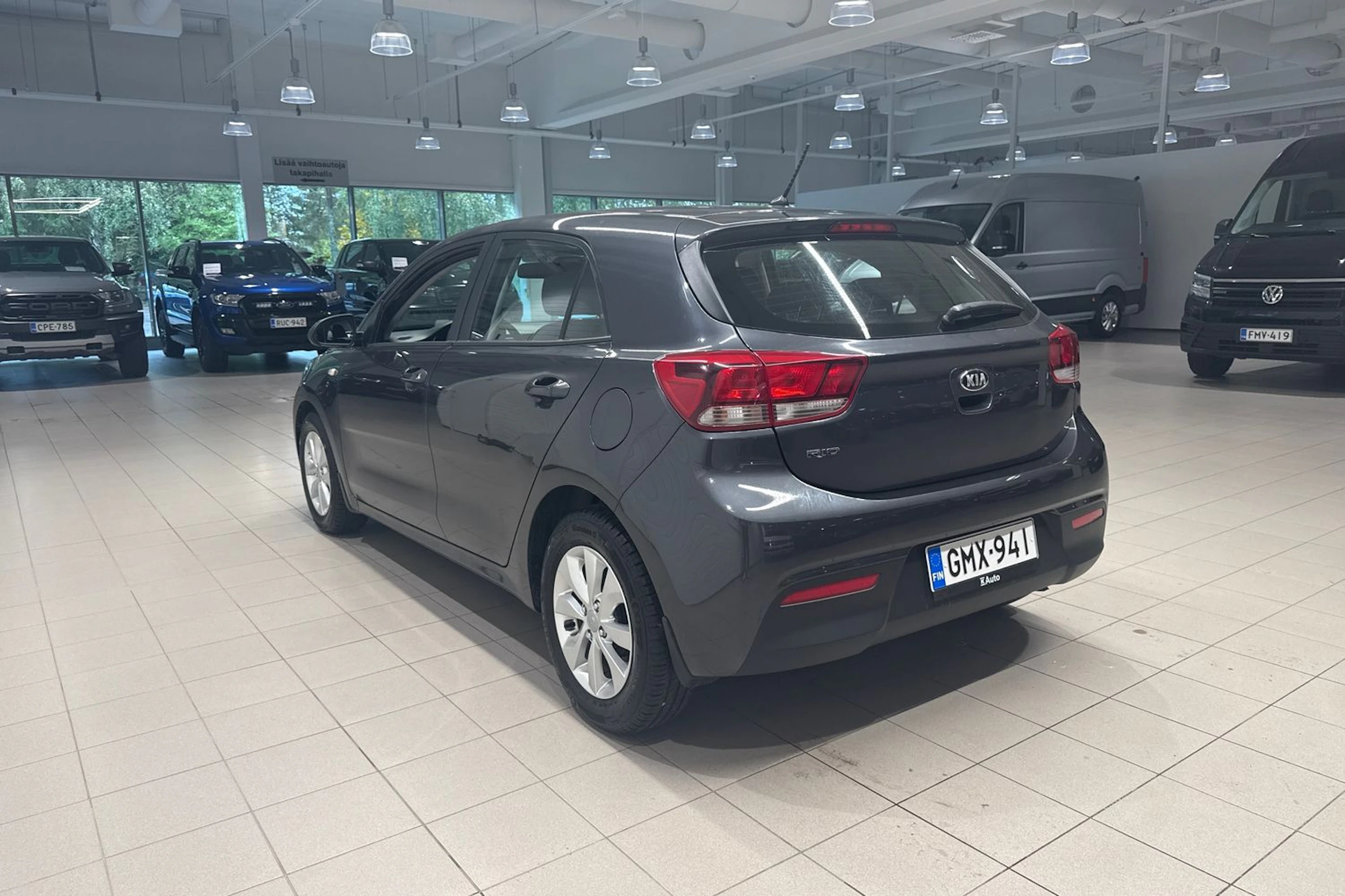 harmaa Kia Rio 2018 kuva 12.