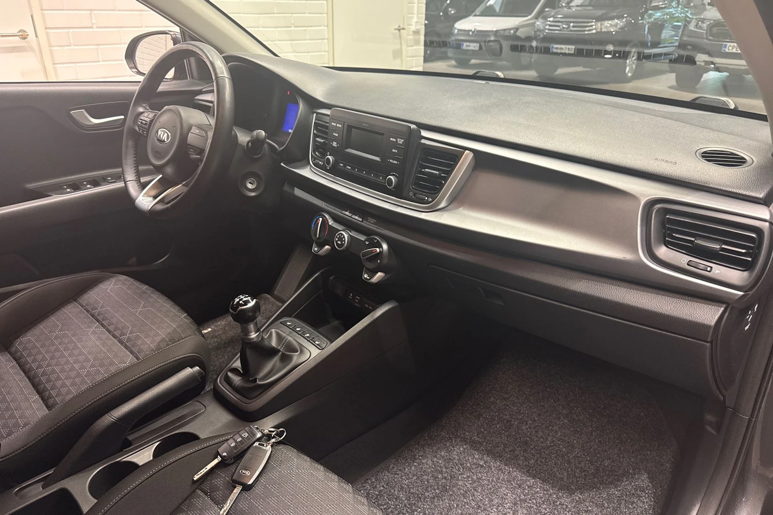 harmaa Kia Rio 2018 kuva 15.