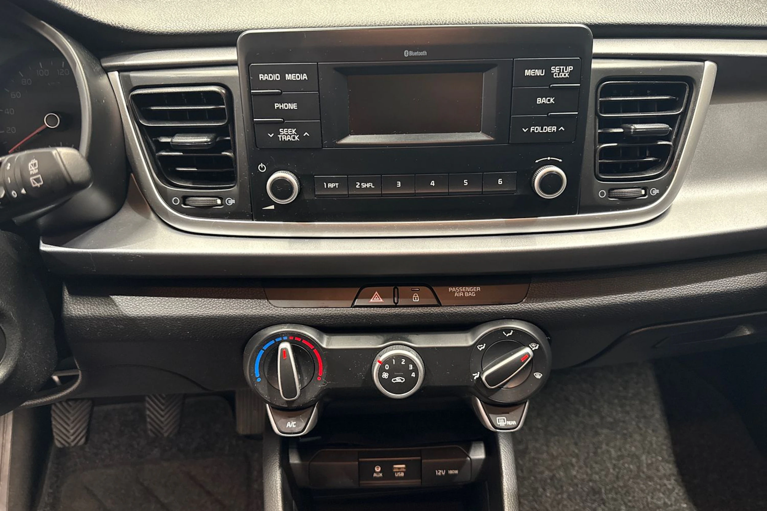 harmaa Kia Rio 2018 kuva 18.