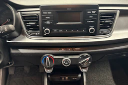 harmaa Kia Rio 2018 kuva 18.