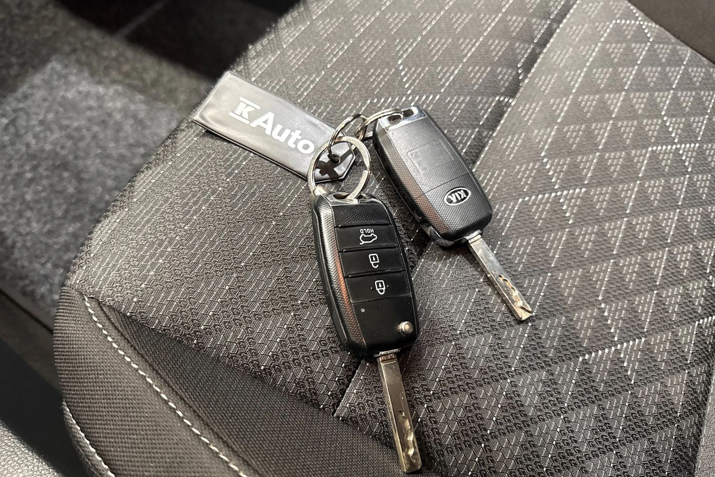 harmaa Kia Rio 2018 kuva 21.
