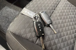 harmaa Kia Rio 2018 kuva 21.