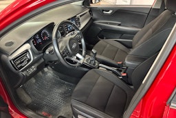 Punainen Kia Rio 2018 kuva 3.