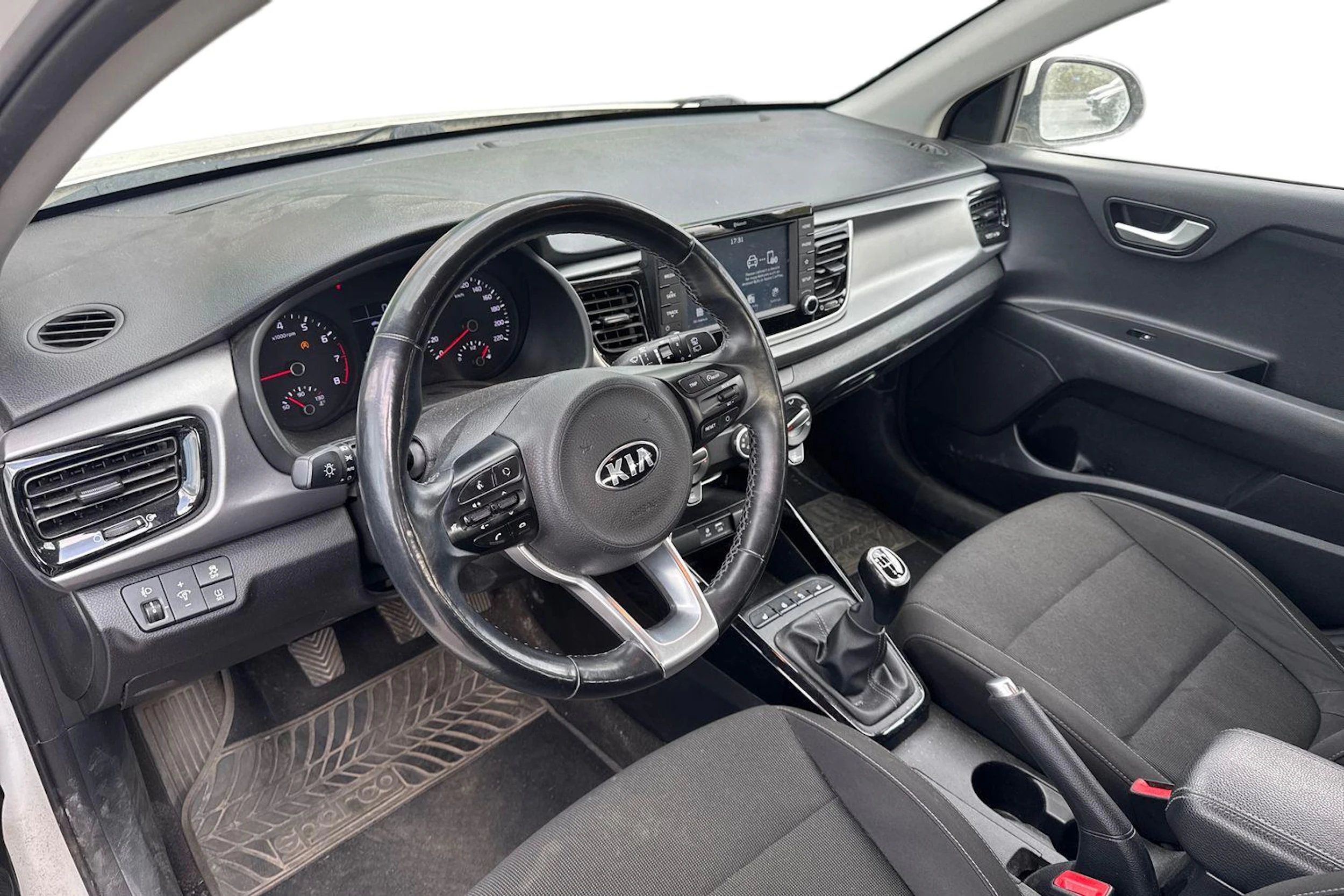 valkoinen Kia Rio 2018 kuva 3.