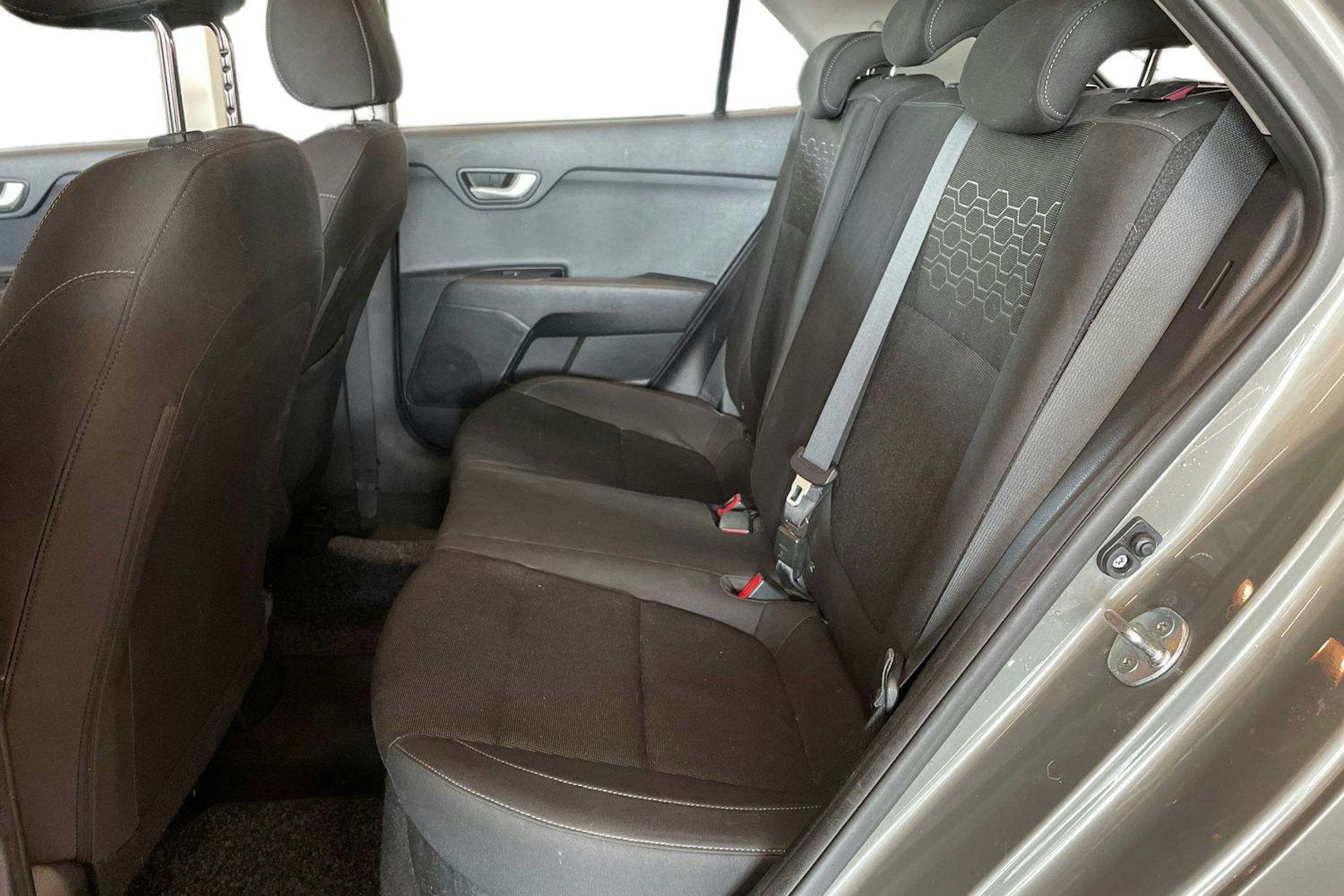 vihreä Kia Rio 2018 kuva 10.