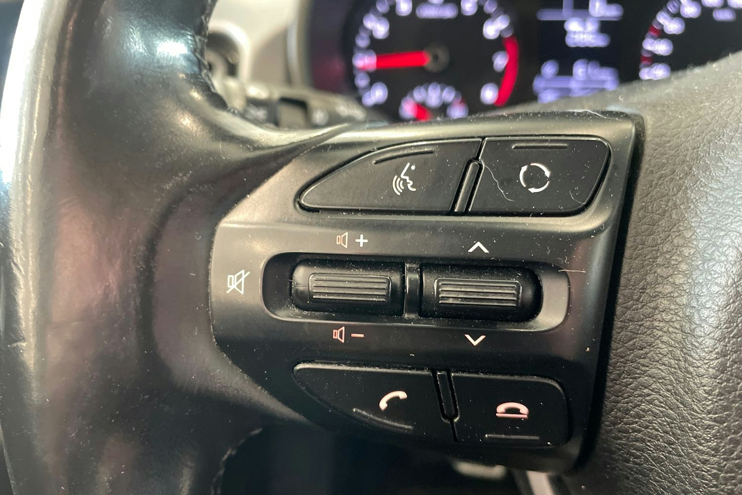 vihreä Kia Rio 2018 kuva 17.