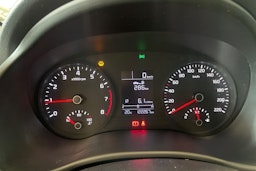 vihreä Kia Rio 2018 kuva 18.