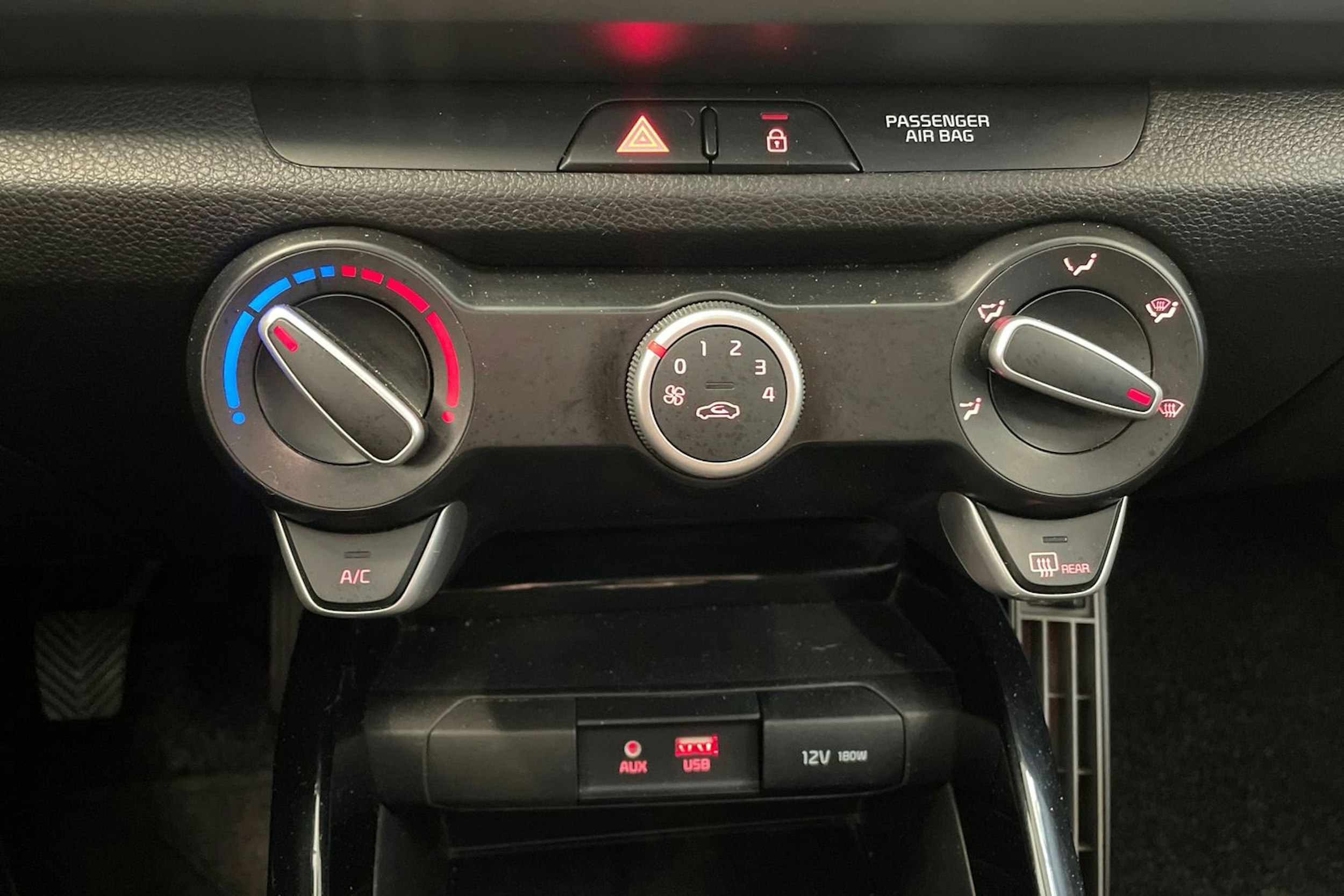 vihreä Kia Rio 2018 kuva 25.