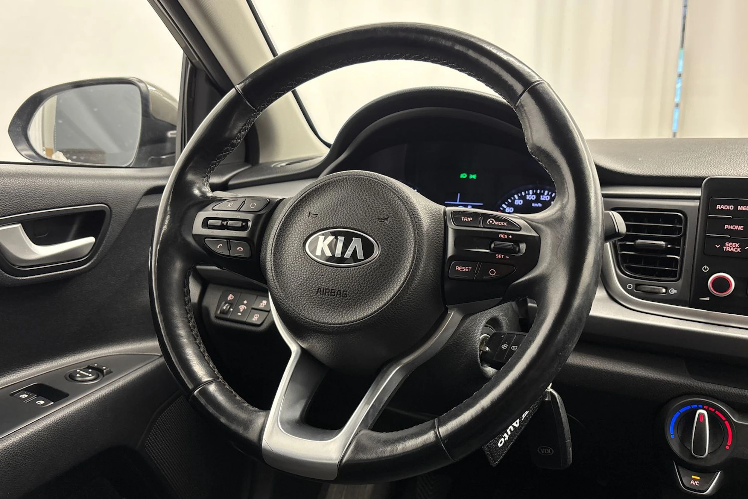 vihreä Kia Rio 2019 kuva 12.
