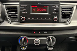 vihreä Kia Rio 2019 kuva 16.