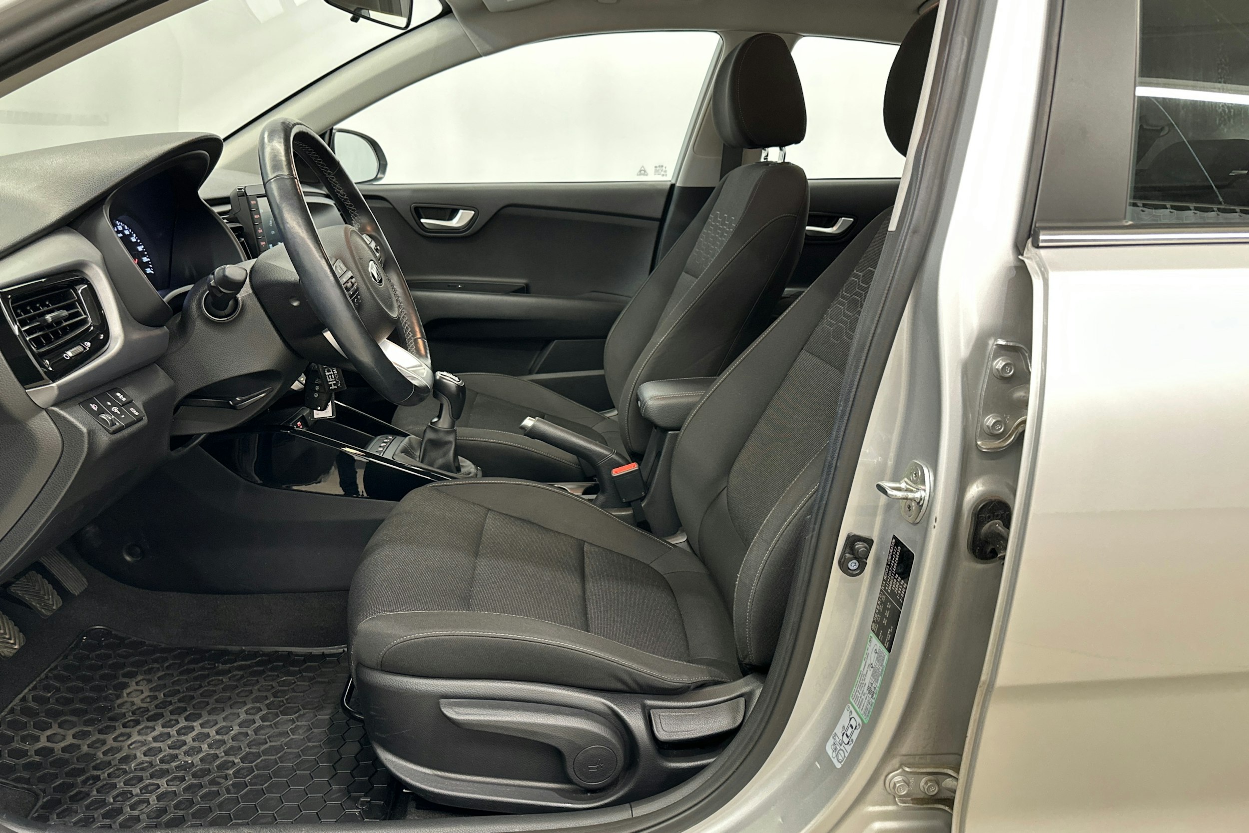 met. hopea Kia Rio 2019 kuva 17.