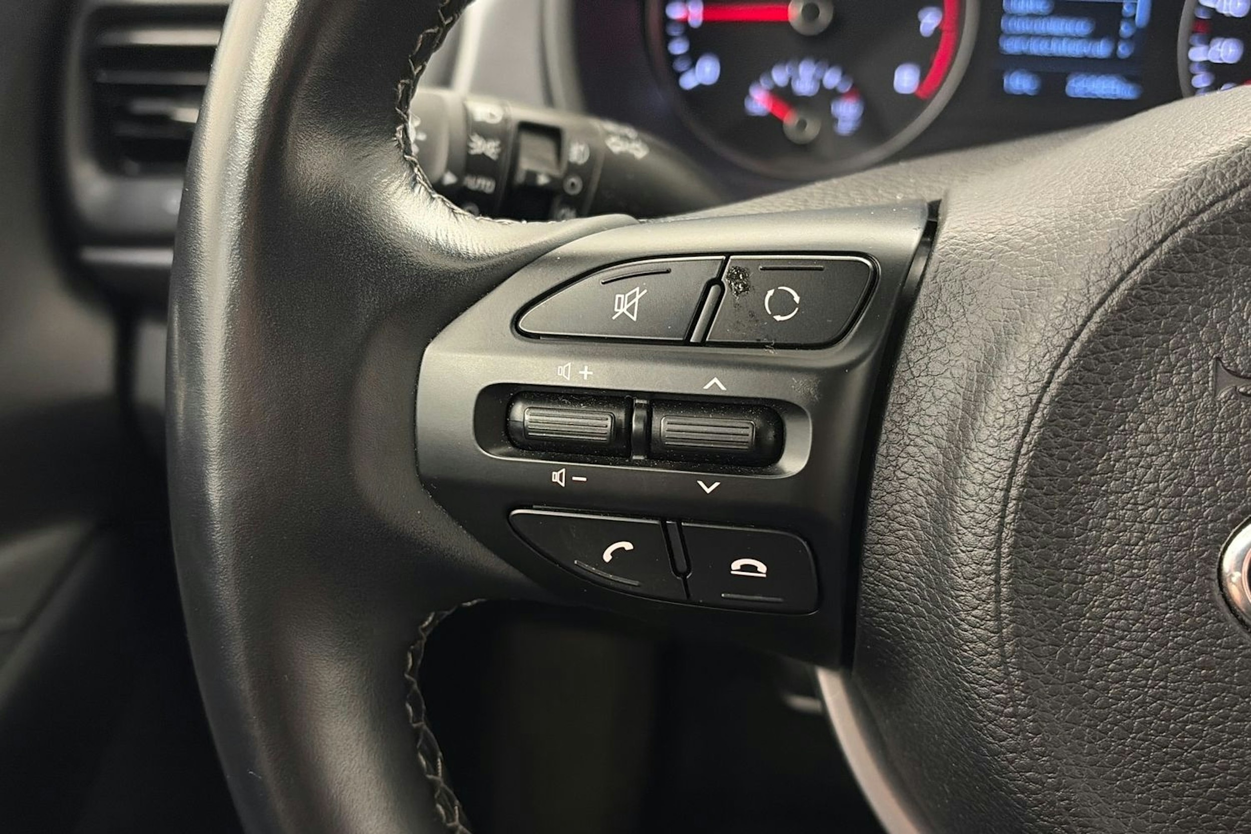 valkoinen Kia Rio 2020 kuva 16.