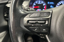 valkoinen Kia Rio 2020 kuva 16.