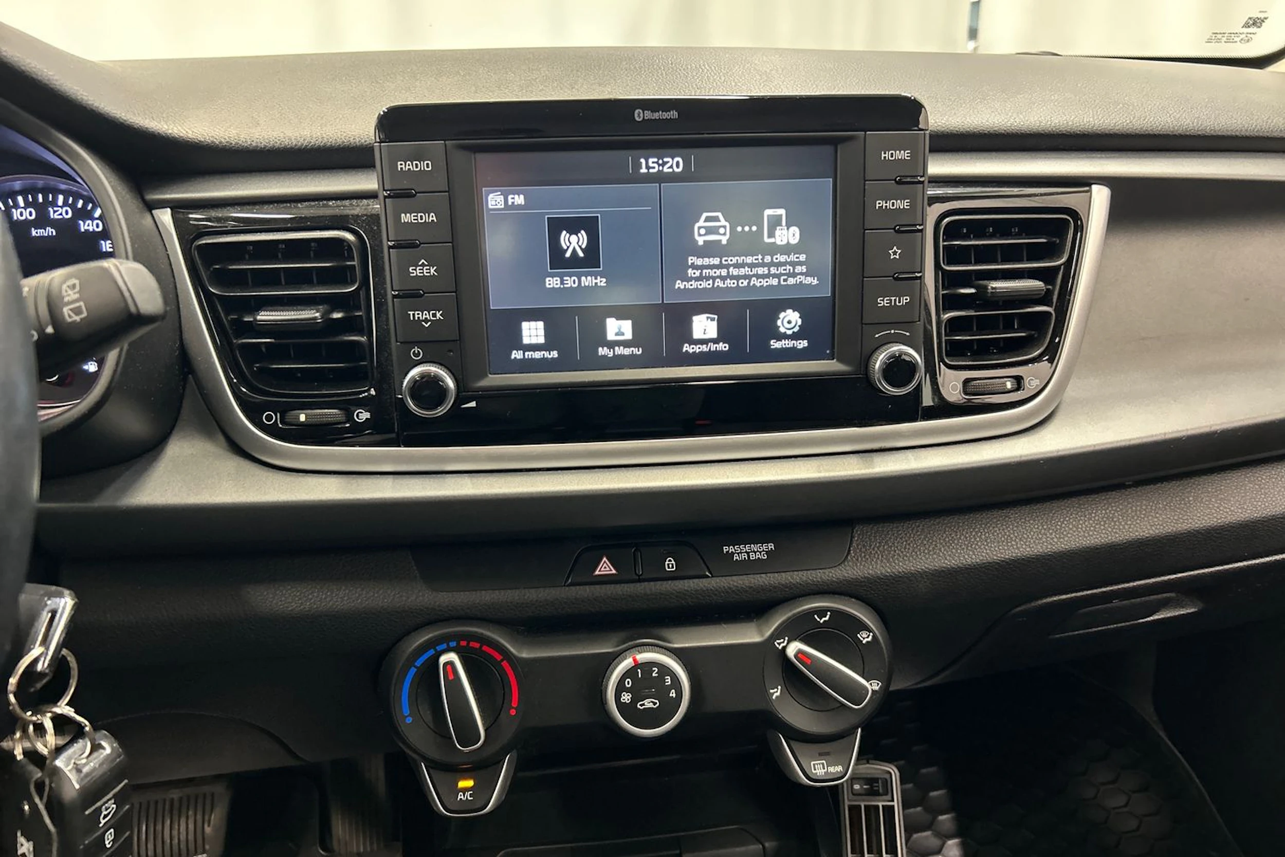 valkoinen Kia Rio 2020 kuva 18.