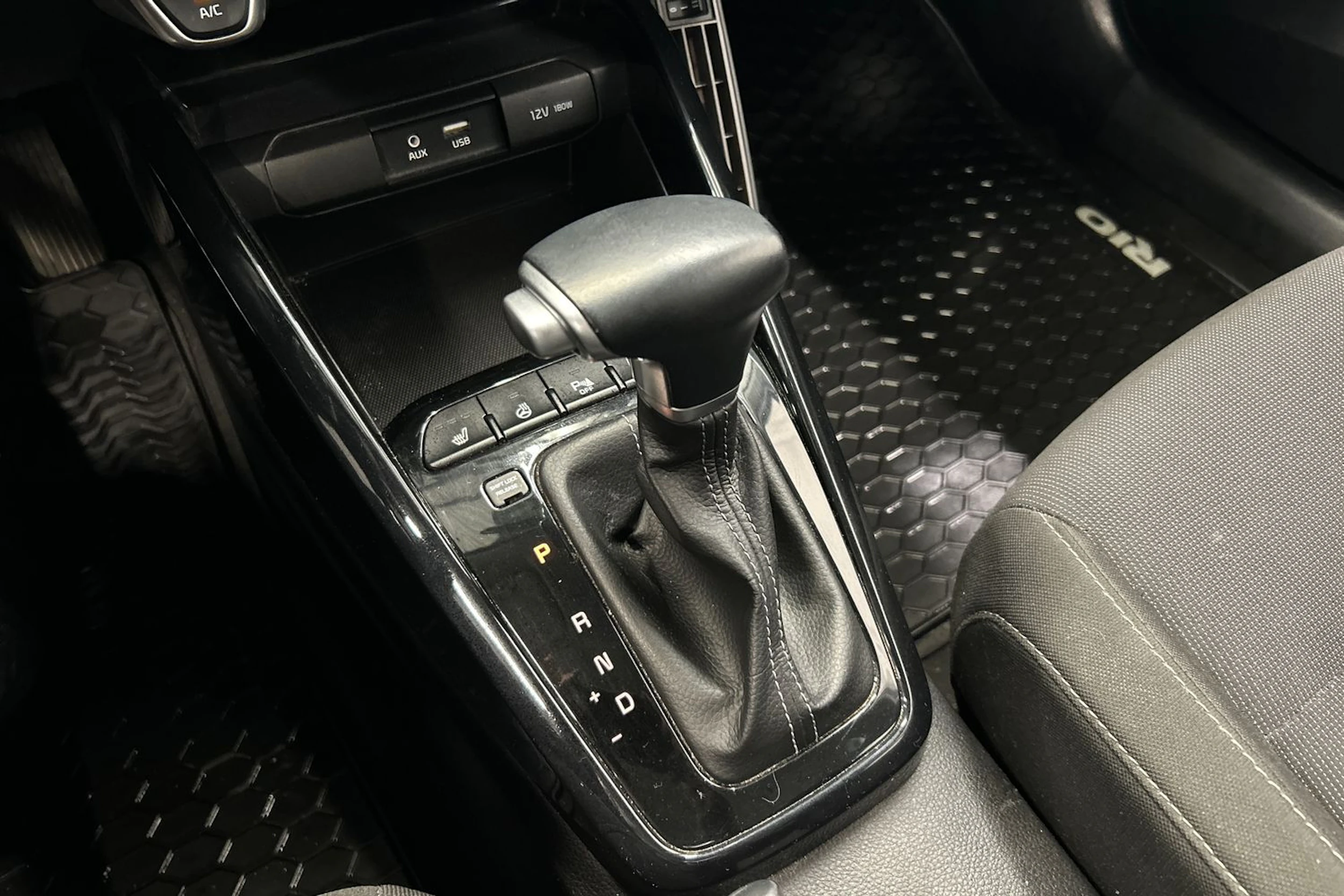 valkoinen Kia Rio 2020 kuva 21.