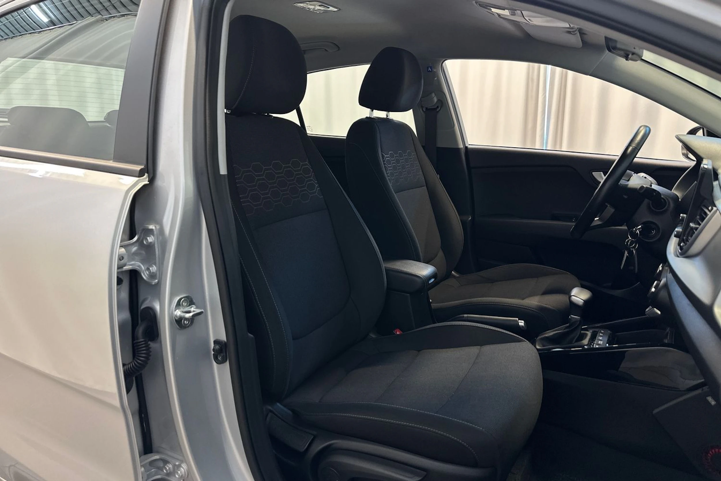 hopea Kia Rio 2021 kuva 11.