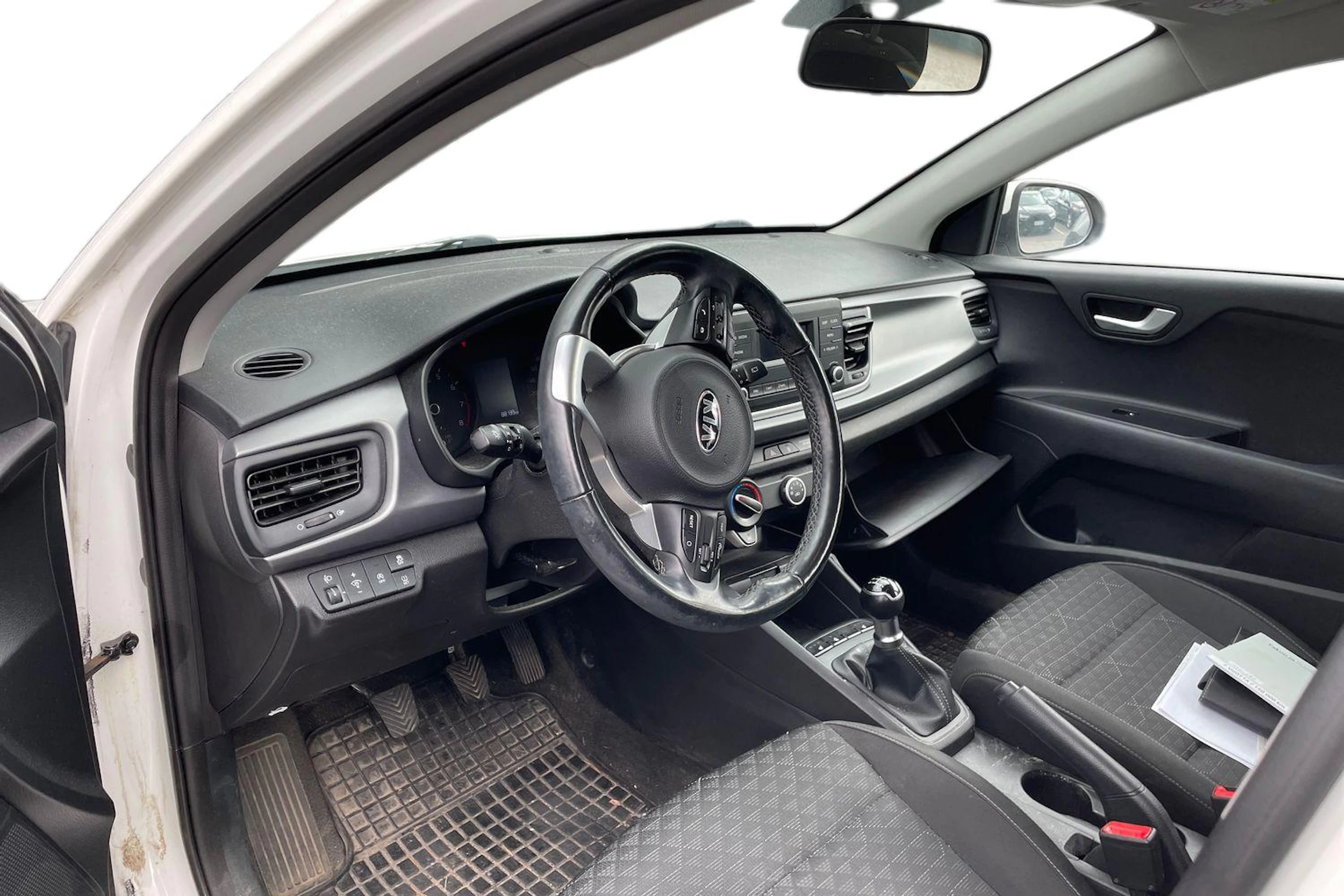 valkoinen Kia Rio 2021 kuva 3.