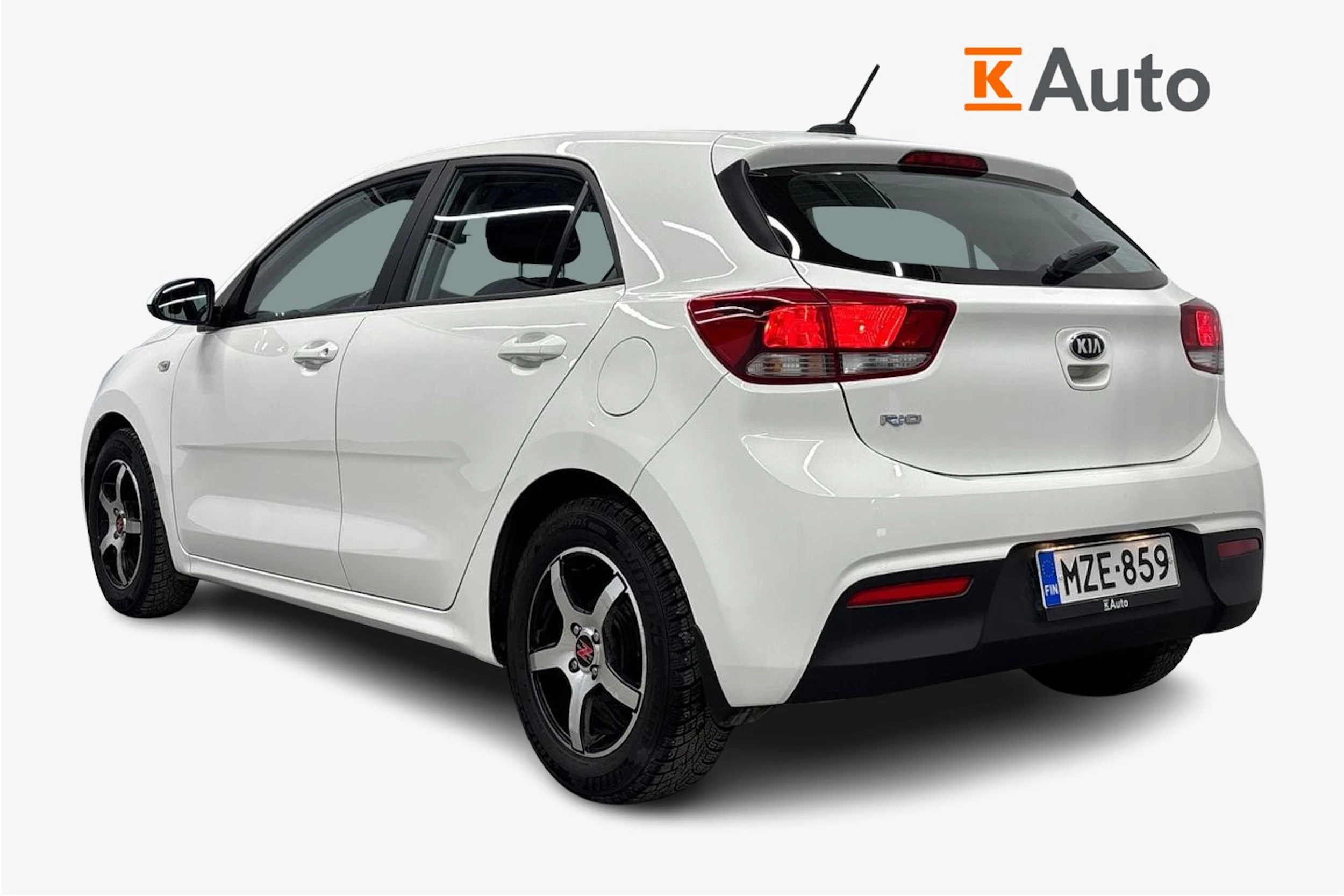 Valkoinen Kia Rio 2021 kuva 2.