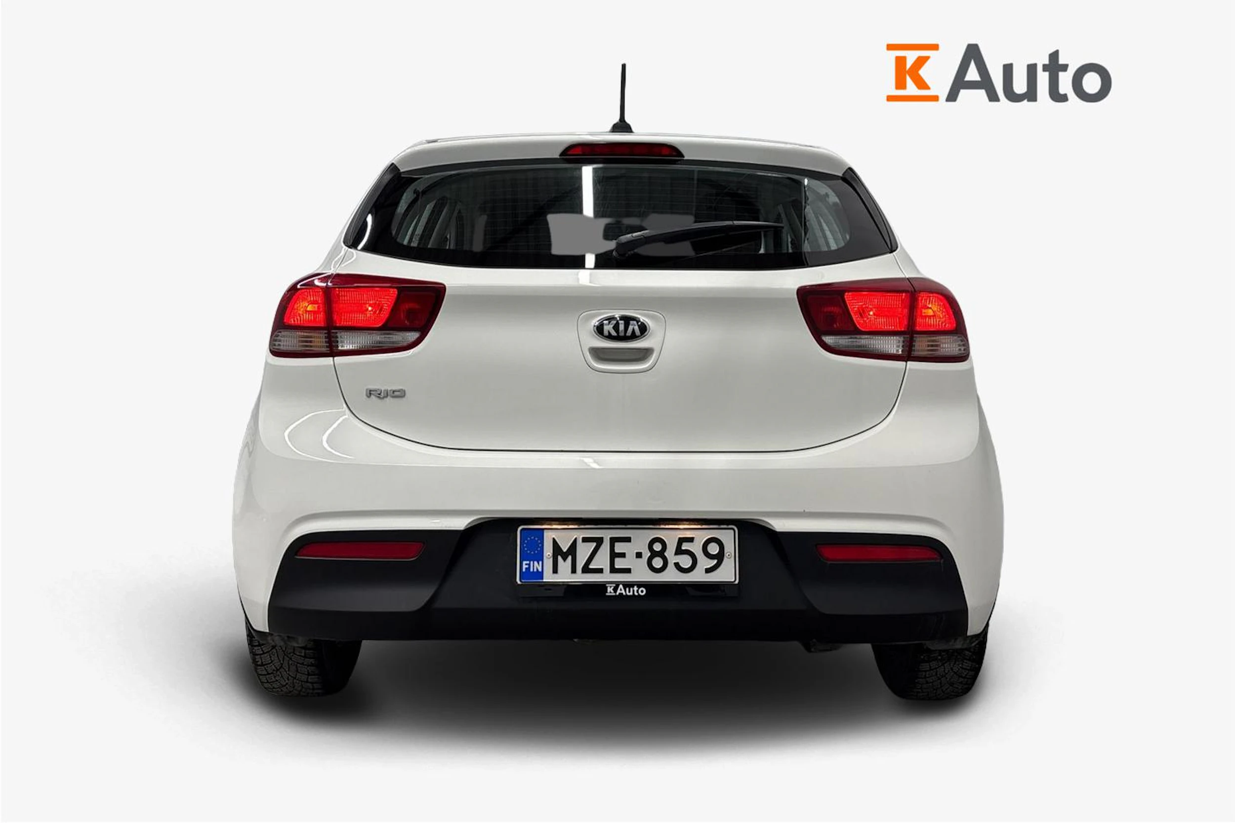 Valkoinen Kia Rio 2021 kuva 3.