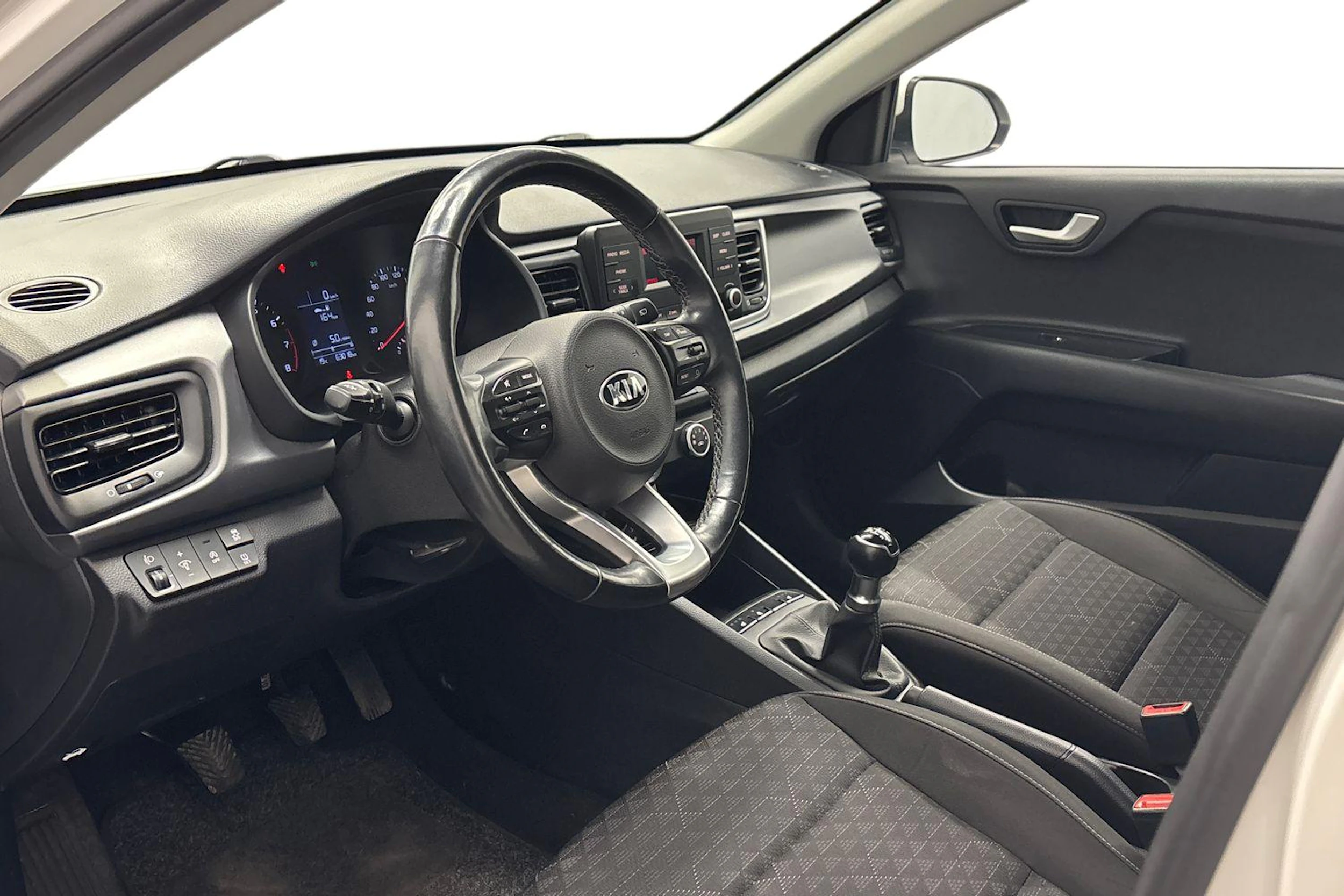 Valkoinen Kia Rio 2021 kuva 6.