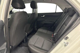 Valkoinen Kia Rio 2021 kuva 8.