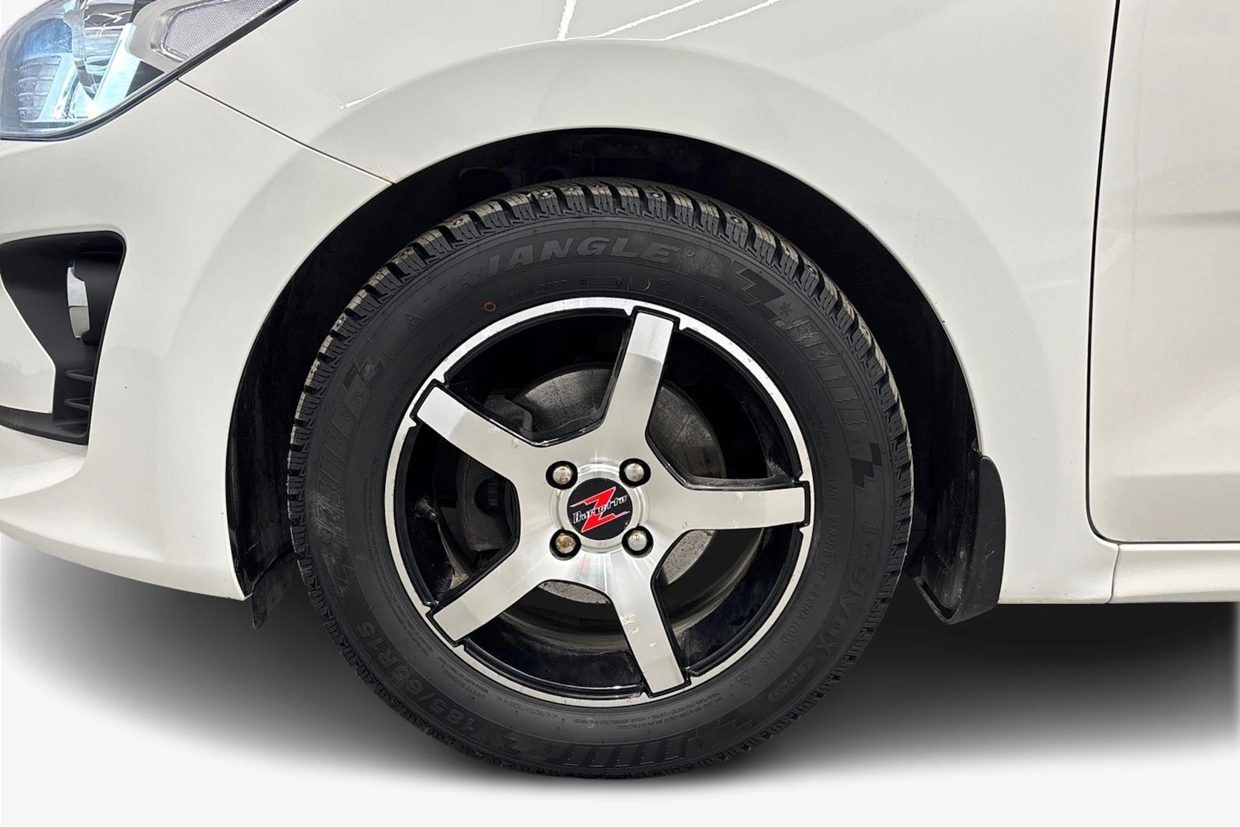 Valkoinen Kia Rio 2021 kuva 9.