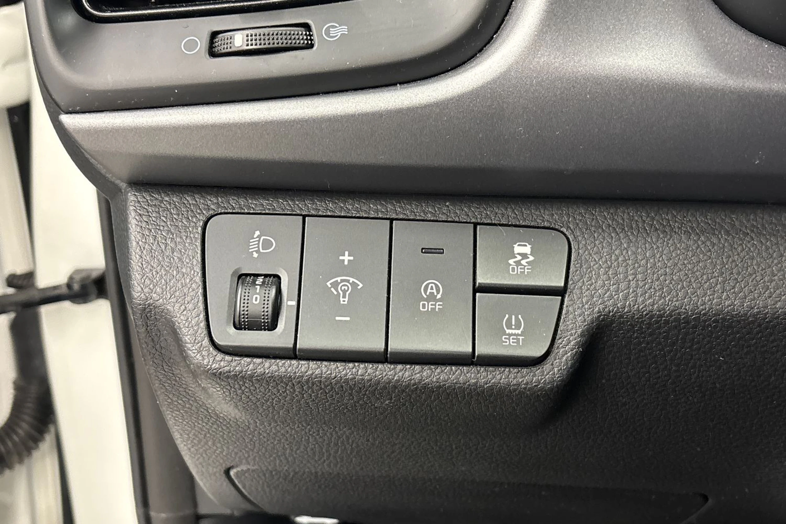 Valkoinen Kia Rio 2021 kuva 14.