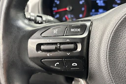 Valkoinen Kia Rio 2021 kuva 15.