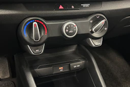 Valkoinen Kia Rio 2021 kuva 19.