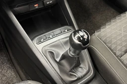 Valkoinen Kia Rio 2021 kuva 20.