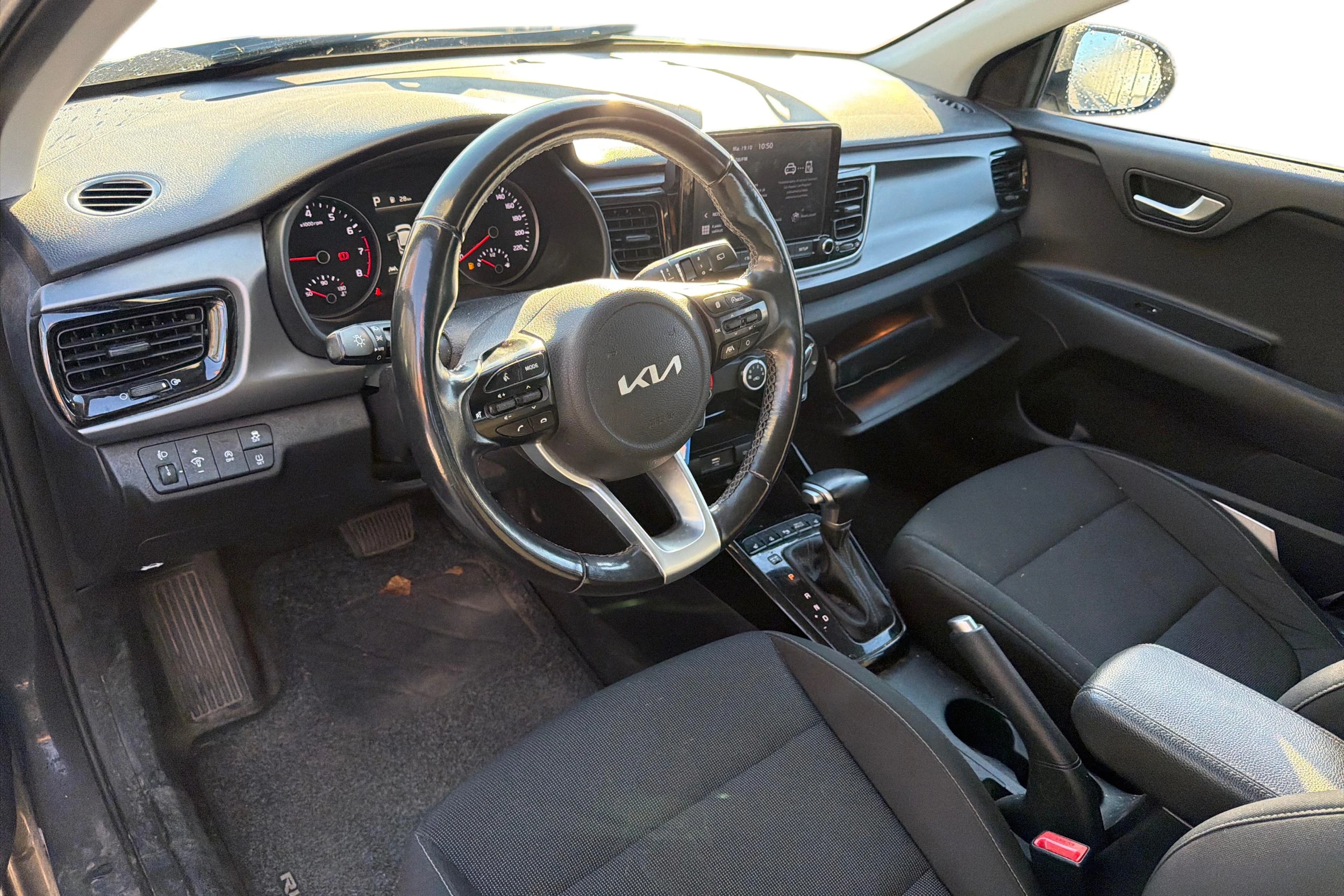 harmaa Kia Rio 2022 kuva 3.