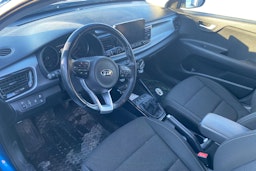 sininen Kia Rio 2021 kuva 3.